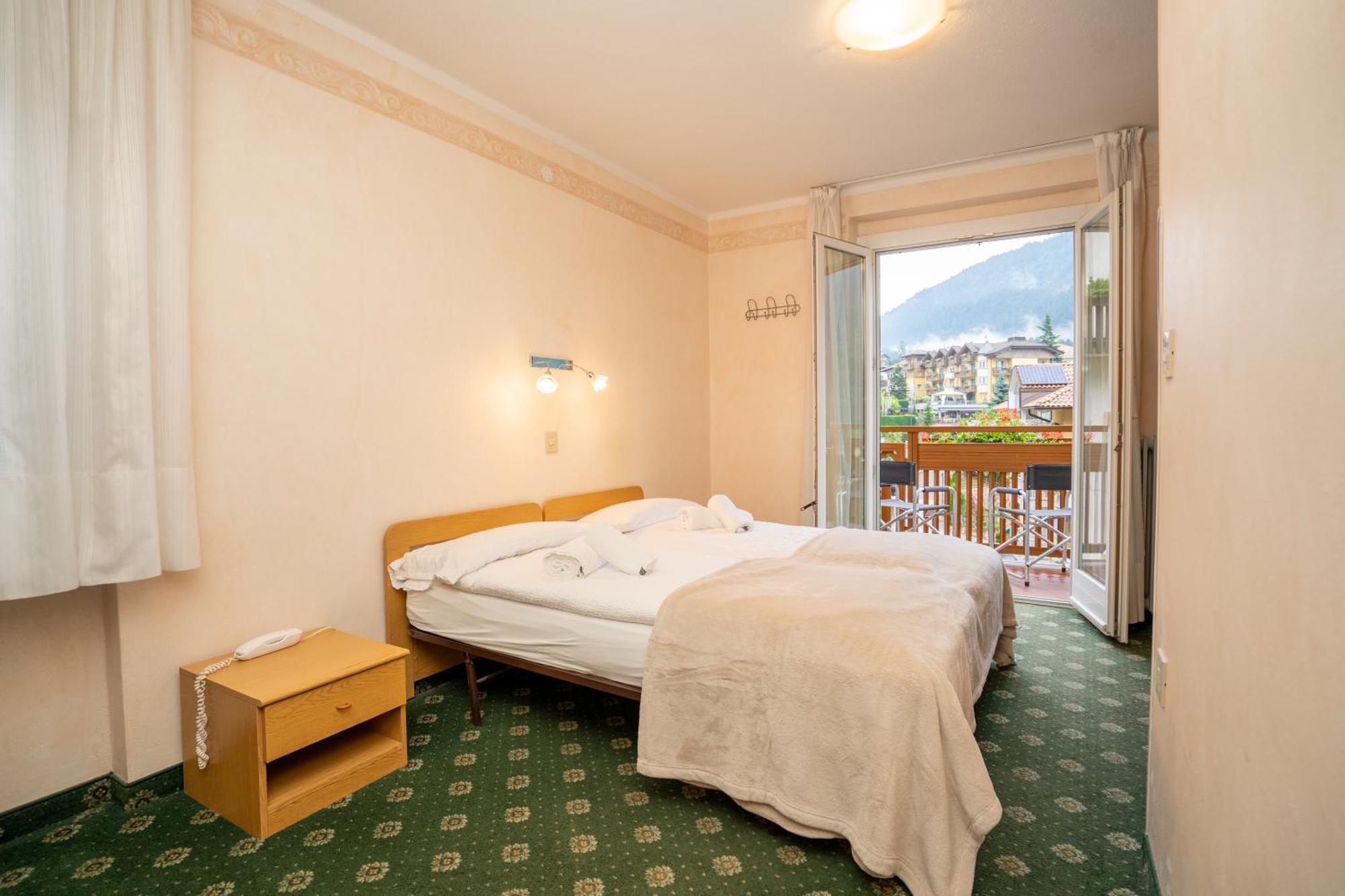 Hotel Europa Molveno Extérieur photo