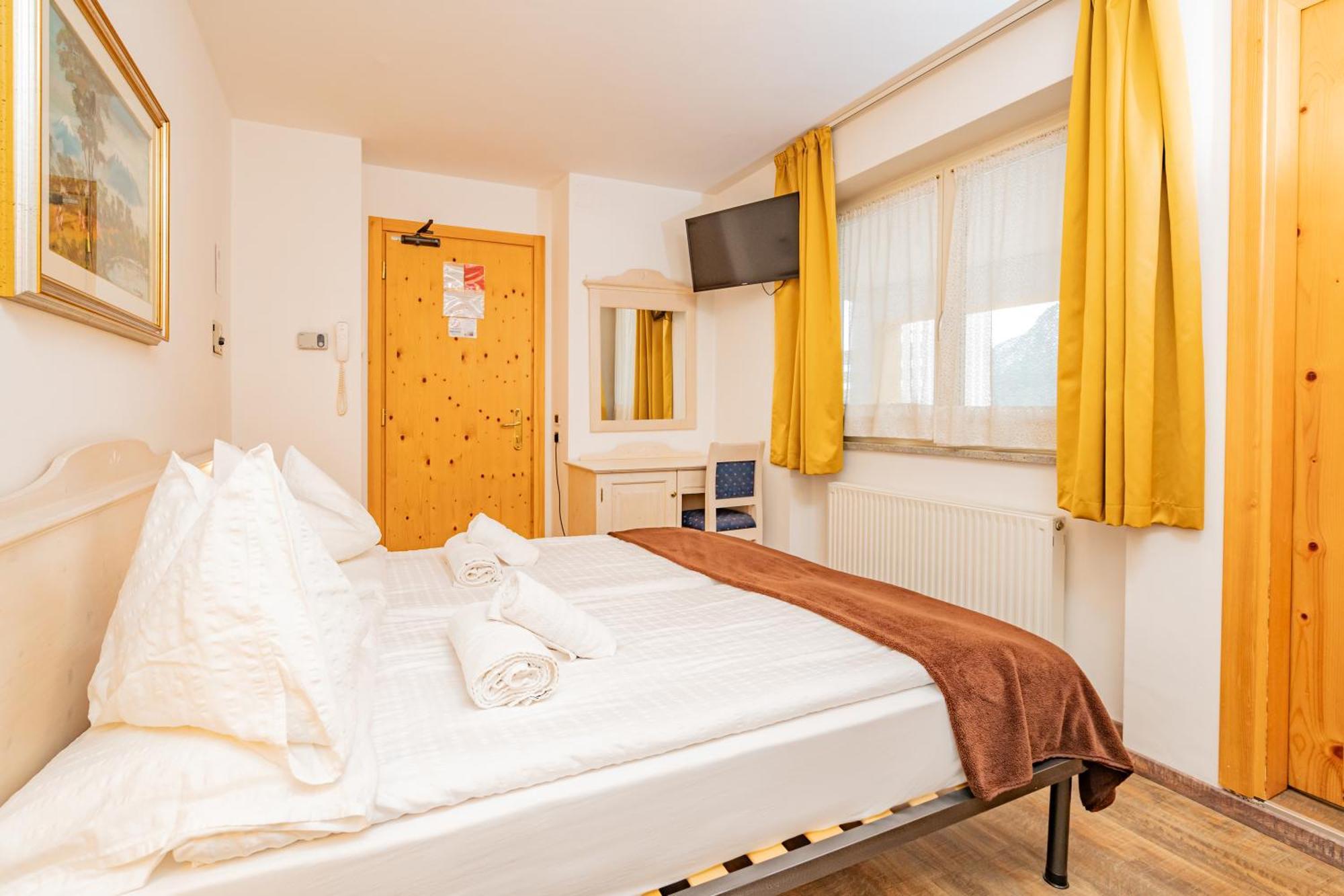 Hotel Europa Molveno Extérieur photo