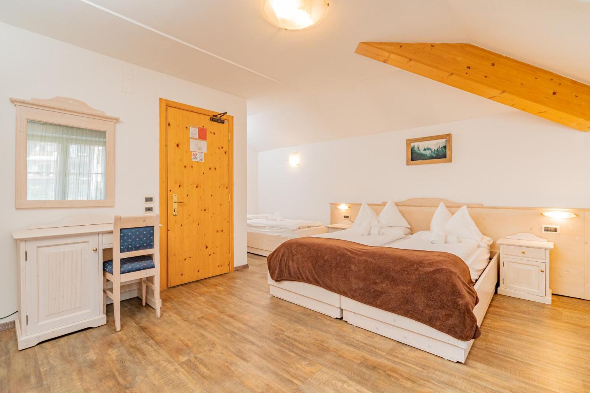 Hotel Europa Molveno Extérieur photo