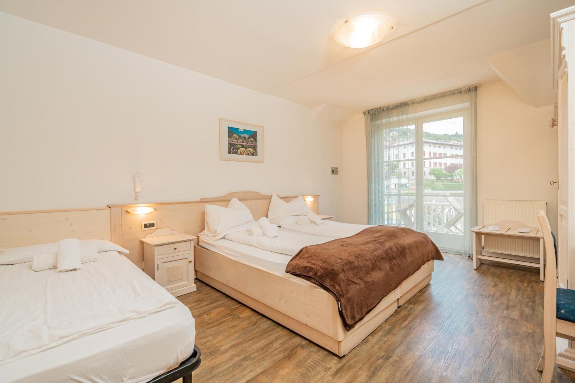 Hotel Europa Molveno Extérieur photo